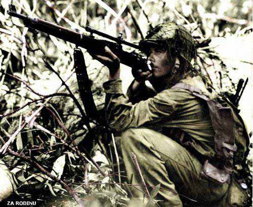 Снайпер морпех с винтовкой Springfield 1903A1 и прицелом Winchester A5. Где-то на Тихом океане